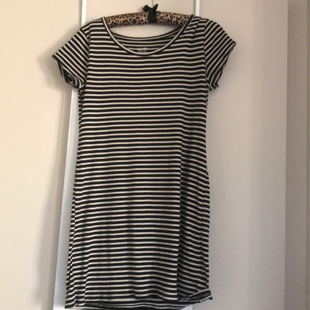 Size M Mossimo T-Shirt Dress